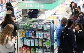 "韓 가면 꼭 가야 해" 외국인 구매액 1兆 달성한 화장품 성지