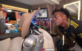 로봇 인플루언서 때린 사람 인플루언서…100만 달러 손배소 피소