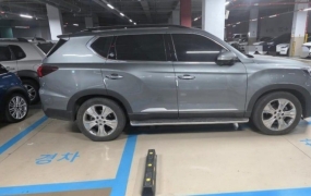 "부끄러운 줄도 모르나"…'경차 주차면 3칸' 점령한 무개념 SUV