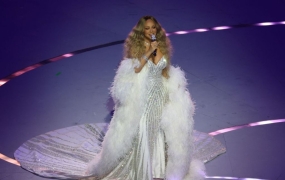 "입과 소리가 따로"…머라이어 캐리, 올림픽 개막식 립싱크 논란