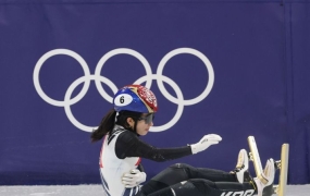 韓쇼트트랙, 불운에 혼성계주 결승행 무산…김길리, 美에 걸려 넘어져