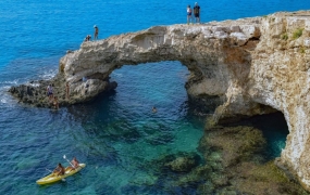 '청혼 명소' 연인의 아치, 해안 폭풍에 붕괴