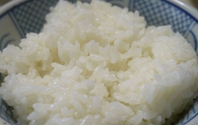 "갓 지은 밥 바로 먹지 마세요"…혈당 잡는 의외의 방법