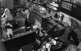 귀금속도 아닌데…2억6000만원어치 '포켓몬 카드' 싹쓸이한 美 도둑들