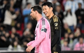 "내가 무식한 사람 같아"…'축구의 신' 메시, 영어 컴플렉스 고백