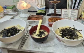 "건강해지라고 먹인 건데요?" 생후 2개월 아기에 떡국 먹인 30대 엄마