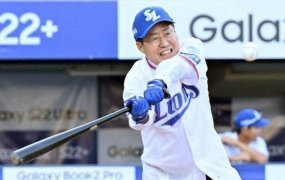 "삼성은 돈이 많은가 보다"…라이온즈 직격한 홍준표