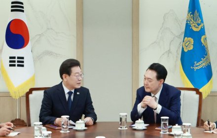 이재명, 尹에 "국정 방향타 돌릴 마지막 기회"…130분간 회담