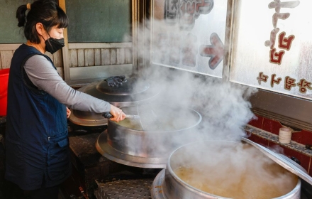 국밥 한 그릇에 오일장이 들썩…명절 연휴 어디 가볼까[조용준의 여행만리]