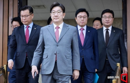 권성동 "尹 탄핵 심판 결과 승복할 것…당 공식 입장"