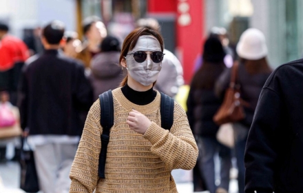 한국 와서 주름 펴고 쌍꺼풀 하고… 외국인, 피부·성형외과서 1兆 썼다