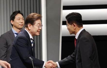 '군가산점제' 공약 격돌…이재명 "갈라치기" vs 김문수 "국가책무"