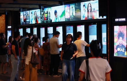 무너진 '홀드백'에 시드는 한국영화…국회서 해법 찾는다