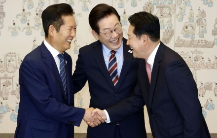 설연휴 前 '통합·협치' 행보…李, 정청래·장동혁과 전격 오찬 회동