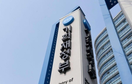 Deficit in National Finances Reaches 102.4 Trillion Won from January to September, Second Largest on Record