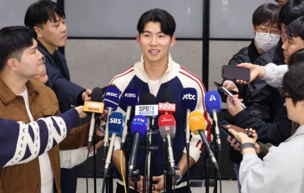 "That Person Again" Dodgers' Kim Hyesung Hesitates During Return Interview