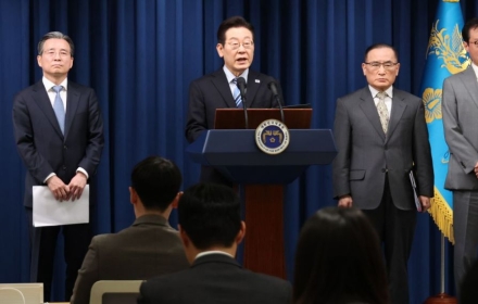 Shocking, an Outrageous Proposal"... Behind the Scenes of Korea-U.S. Negotiations as Experienced by Three Chiefs at the Presidential Office