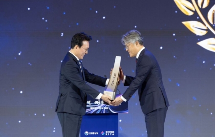 SM, K팝 엔터 최초 '1억불 수출의 탑' 등 수상