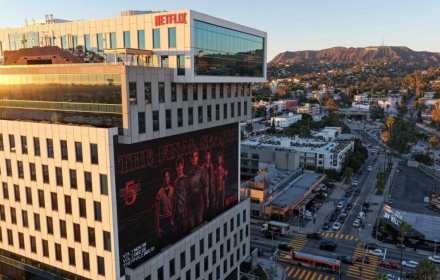 넷플릭스, 워너 인수에 86조 빌려신용등급 강등 위험 직면