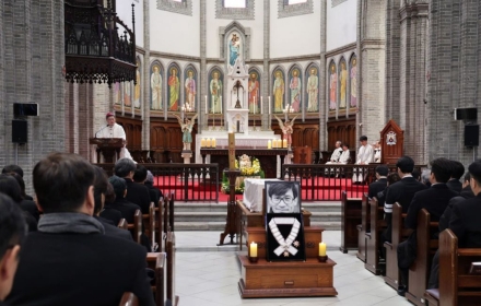 정순택 대주교, 故 안성기 장례미사 주례…"인품으로 기억될 참된 스타"