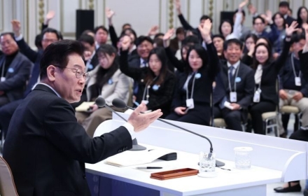 President Lee: "Better Not to Impose Real Estate Tax Regulations, but No Reason Not to Use Them If Unavoidable"