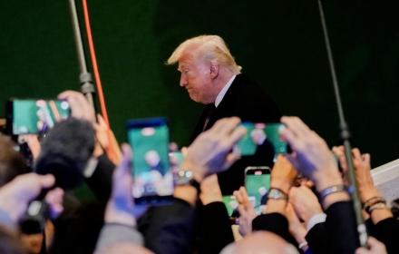 트럼프 "대가 없는 그린란드 접근권 협상"…유럽 美 자산 투매 땐 보복 경고