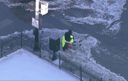 "내가 업어줄게" 학생 도운 안전요원…90초 영상의 '기적'