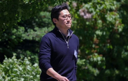 Beom-seok Kim Finally Designated as "Coupang Owner"... "Favoritism Controversy" Ends After 5 Years