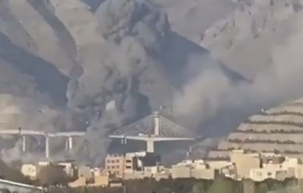 이란 교량폭파 영상 올린 트럼프…"너무 늦기 전에 합의해야" 