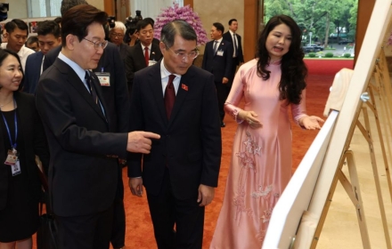 李대통령, 베트남 총리 만나 "'새로운 홍강의 기적' 만들자"