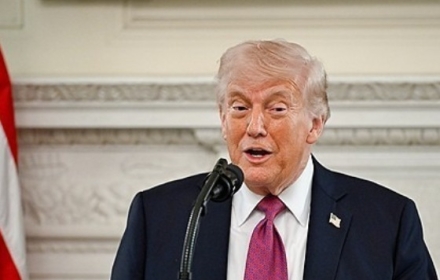 트럼프 "이란 '붕괴 상태' 시인…호르무즈 개방 요청" 