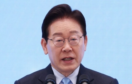 63년 만에 제자리 찾은 '노동절'…'소년공' 출신 李대통령, 양대 노총과 한 자리