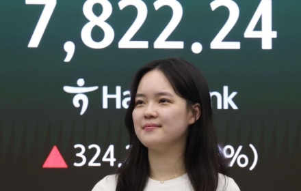 韩国综指遭外资净卖出5万亿韩元重挫逾2% 收于7640点附近