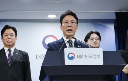 靑 "삼성전자 노사, 사후조정서 해결 기대…모든 지원 아끼지 않겠다"