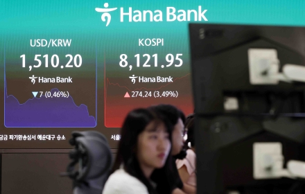 코스피 8100 돌파…30만전자·200만닉스 시대 열렸다
