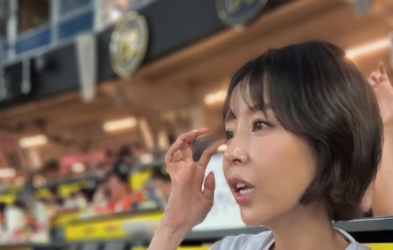 "한화 팬이라 KT 시구는 쫌" 신지, 시구 논란에 예정된 코요태 공연도 취소