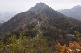 총상의 아픔 아물고…넓은 품 다 열어준 북악산