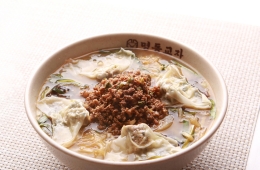 "하루 8000그릇 팔아요"…서울 한복판 '60년 맛집'의 비결