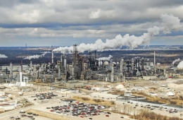 비축유 방출은 단기 대책…호르무즈 해협 변화 없으면 고유가 지속