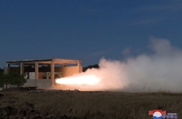 북, 하루 2번이나 이례적 탄도미사일 발사