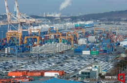 반도체 호황에 2월 산업생산 2.5%↑…5년8개월만에 최대폭