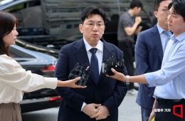 '구속 갈림길' 방시혁, 경고등 켜진 하이브 사업