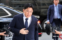 경찰, '사기적 부정거래' 방시혁 구속영장 신청