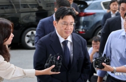 경찰, 방시혁 구속영장 신청…美 출국 사실상 제동