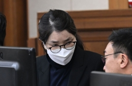 특검, '주가조작·금품수수' 김건희 2심서 징역 15년 구형