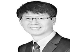  Who Should Decide on AI Semiconductor Investments?