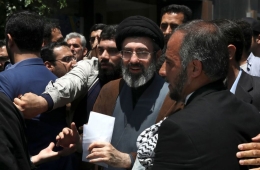 이란 차기 지도자 정해진 듯…트럼프 "하메네이 아들은 안돼"