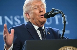 유가 달래기 나선 트럼프…"이란 전쟁 단기적"