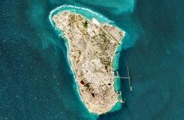 하르그섬 공격받은 이란,美 협력 석유시설 반격 경고