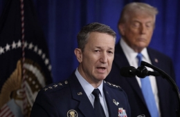 WSJ "트럼프, 호르무즈 봉쇄 위험 보고받고도 이란 공격 승인"